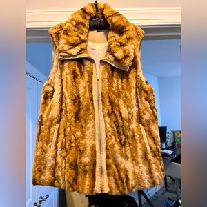 Ladies faux fur vest size XL